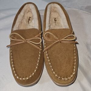 My Slipper From My Pillow Womens Size 10. Chestnut Moccasins